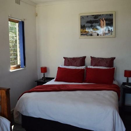 Oudtshoorn Homestay Accommodation Екстериор снимка